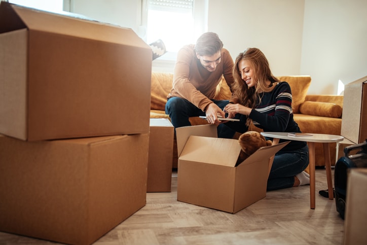 How to pack clothes for moving